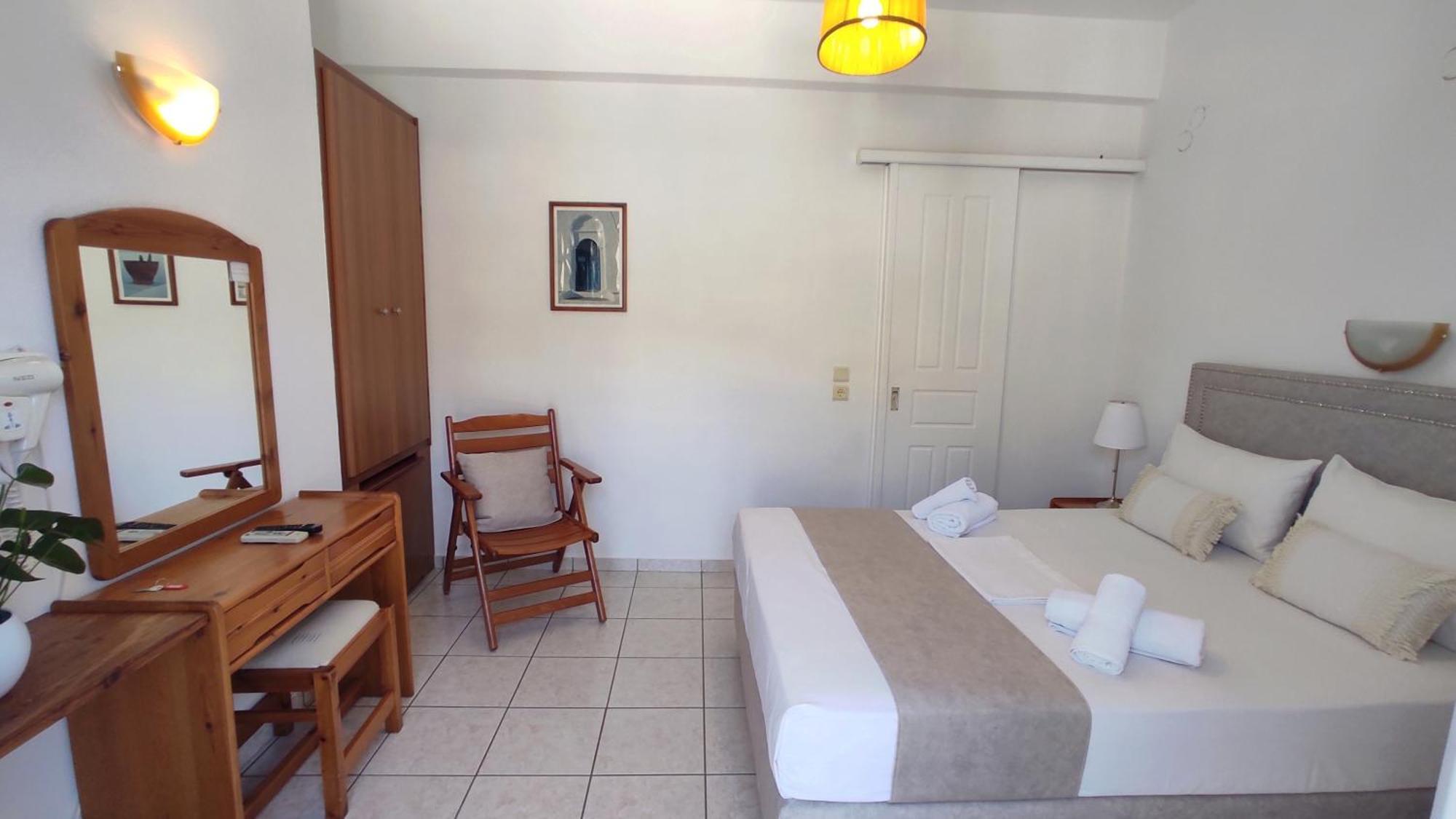 Astrofegia Rooms And Apartments Kamares  Екстер'єр фото